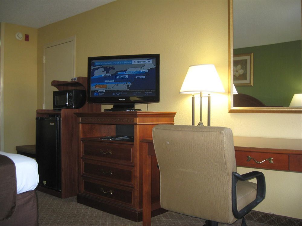 Motel Super 8 By Wyndham Macon West Exterior foto
